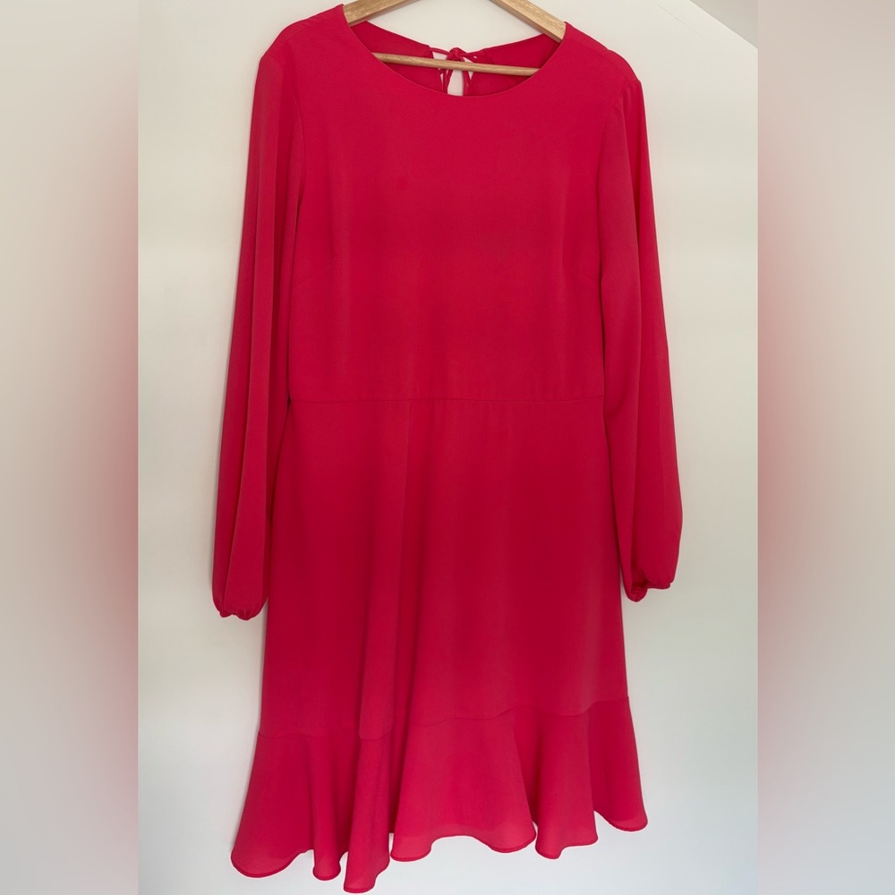 Jessica Howard Fuchsia Dress with ruffle back and long sleeves. Size 14